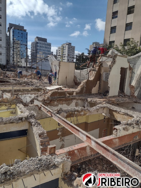 Demolição de Prédio em área de Risco Jardim Ângela - Demolição de Prédio de Fábrica